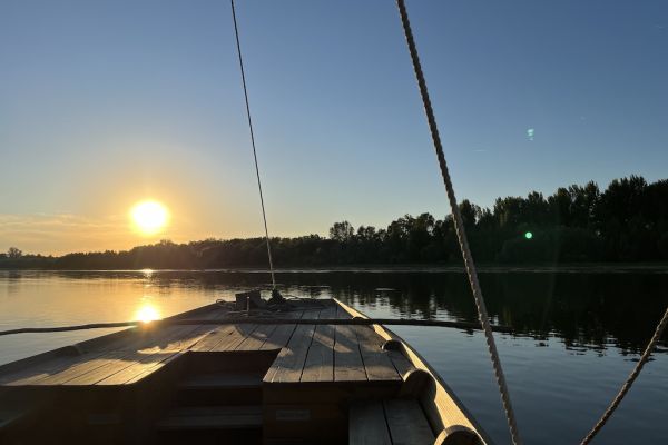 Navigation sur une toue privatisée avec Jardins de Loire